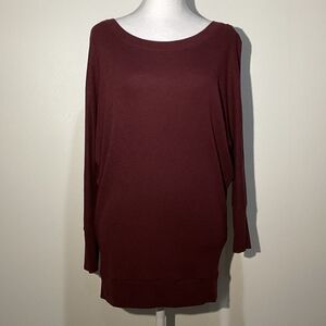 St. Tropez Women's Burgundy   Crew Neckline Casual Top